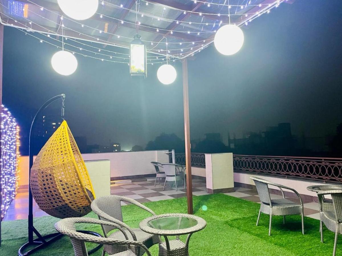 Bluo Studio4 Golf Course Road - Gym, Balcony, Lift Gurgaon Buitenkant foto